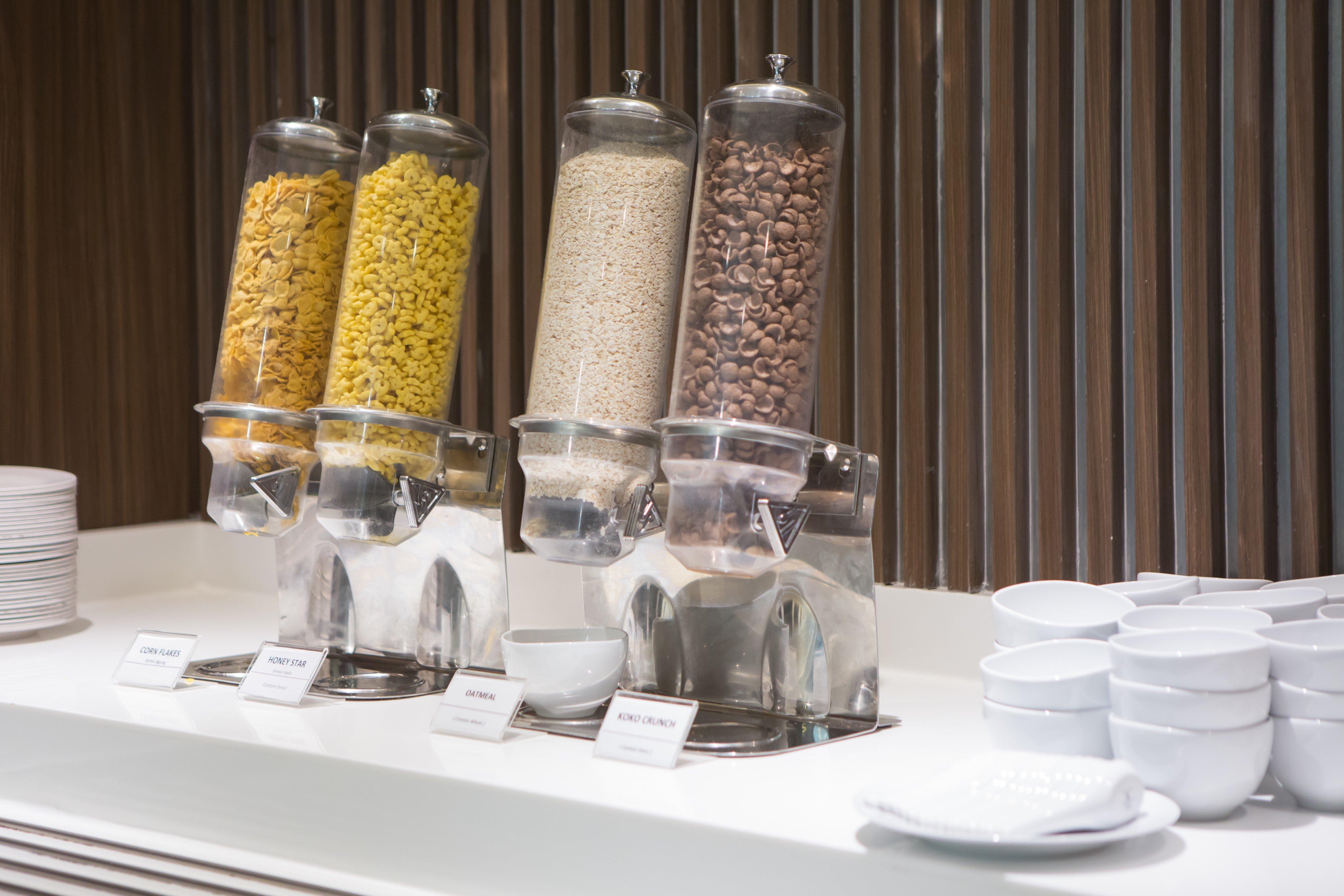 Holiday Inn Express Jakarta International Expo By Ihg Exterior photo