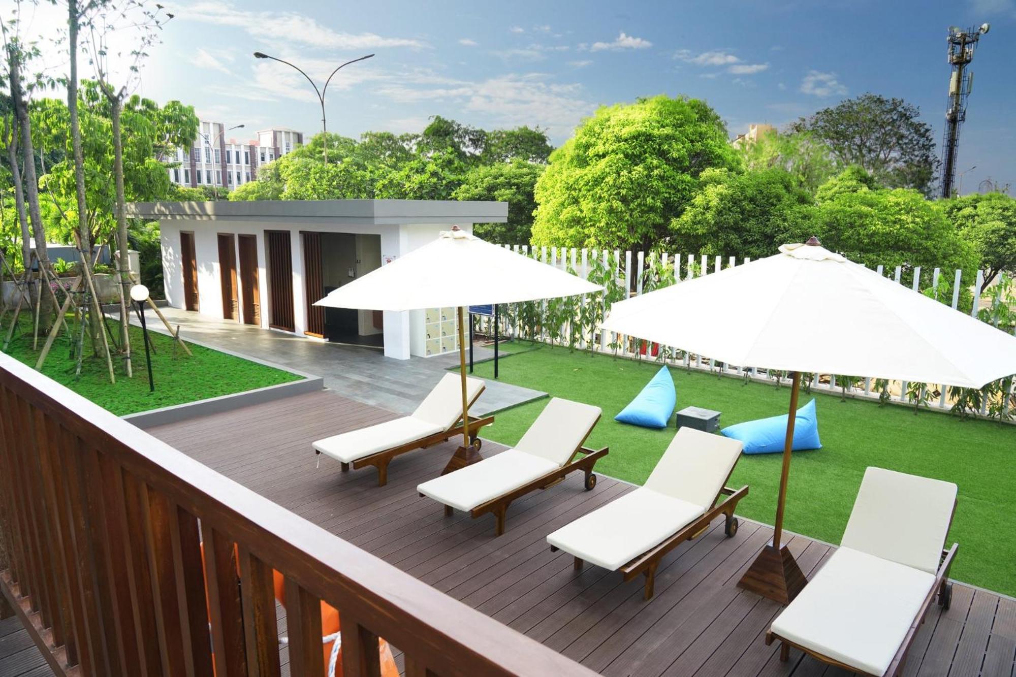 Holiday Inn Express Jakarta International Expo By Ihg Exterior photo